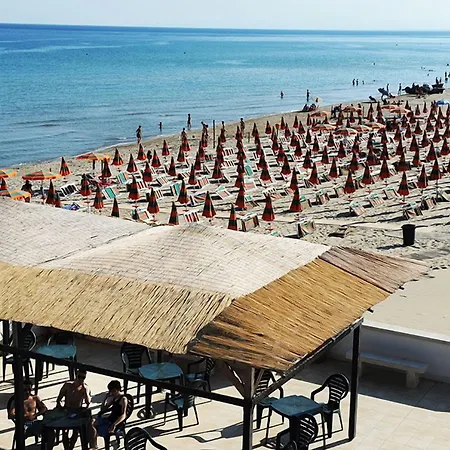 מלון Lido Impero 3*